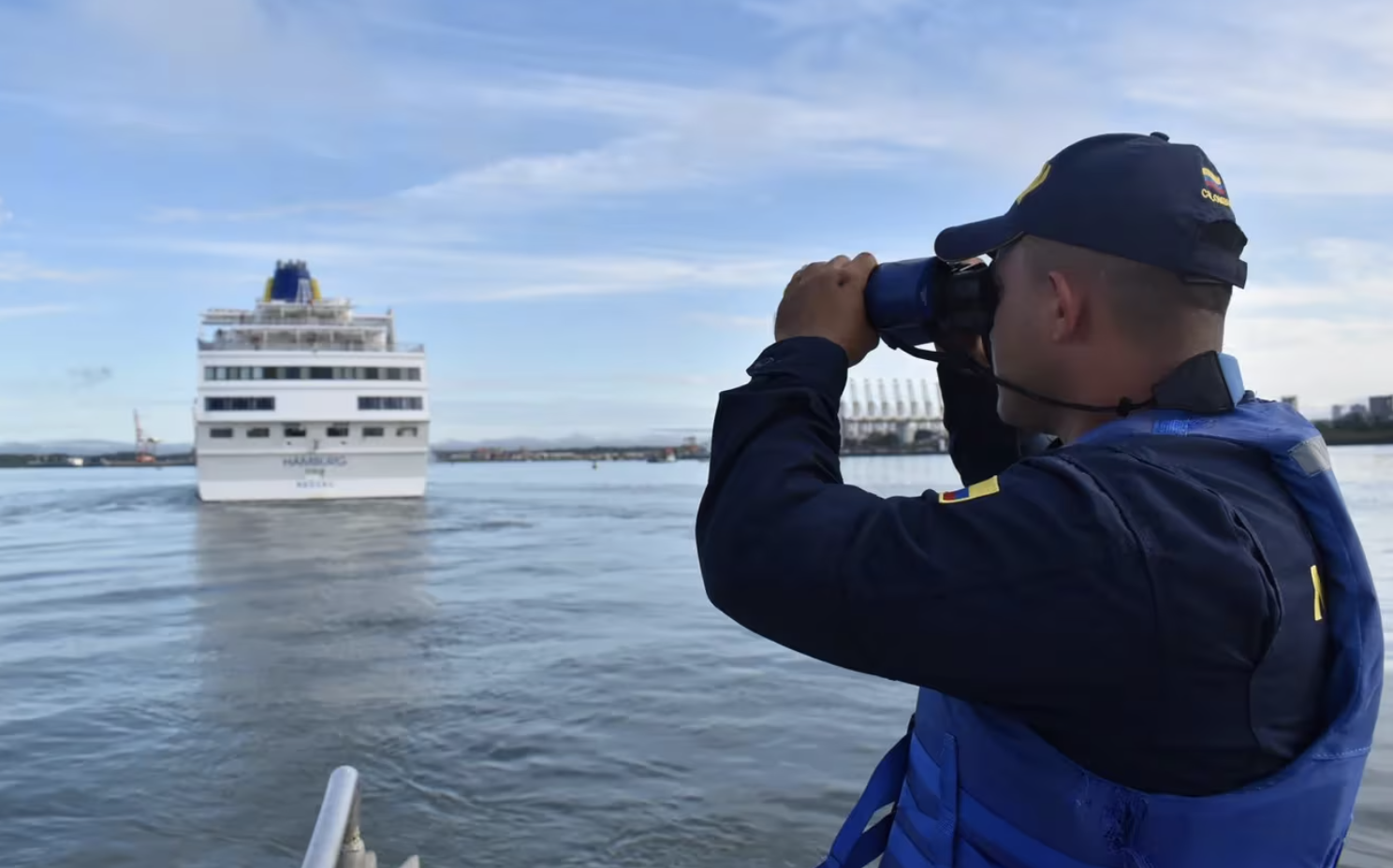 Historic Arrival of MS Hamburg: Buenaventura Welcomes First-Ever Cruise Ship